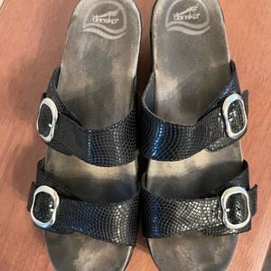 Dansko Women’s Black Buckle Sandals